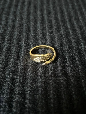 Fusion Sauvage - Guldpläterad rostfritt stål. Justerbar 