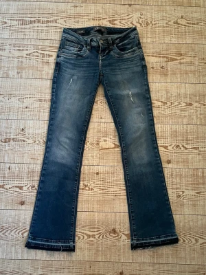 LTB Valerie bootcut jeans blå - Storlek w25 l30 men de är nersprättade som syns på sista bilden så de är lite längre😋