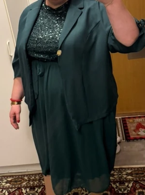 Mörkgrön paljett klänning  - Snygg mörkgrön kavaj paljett klänning 