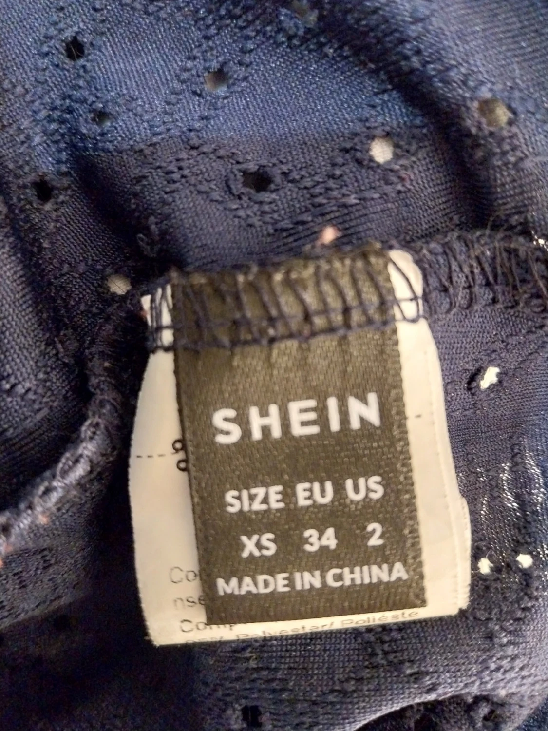 Mörkblå blus med volang från SHEIN - 1