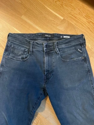 Replay Anbass - Säljer ett par Replay Anbass💯🌆                              Nypris: ca 1600❌              Skick:8,5-10✅               Hör av dig vid minsta fundering!😇