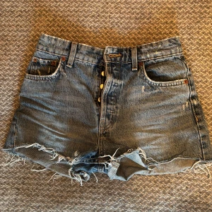 Zara shorts - Jeansshorts från zara går ej att köpa längre💞💞