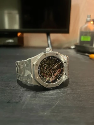 Ap watch automatic - Never used, still unwrapped. Ask for more