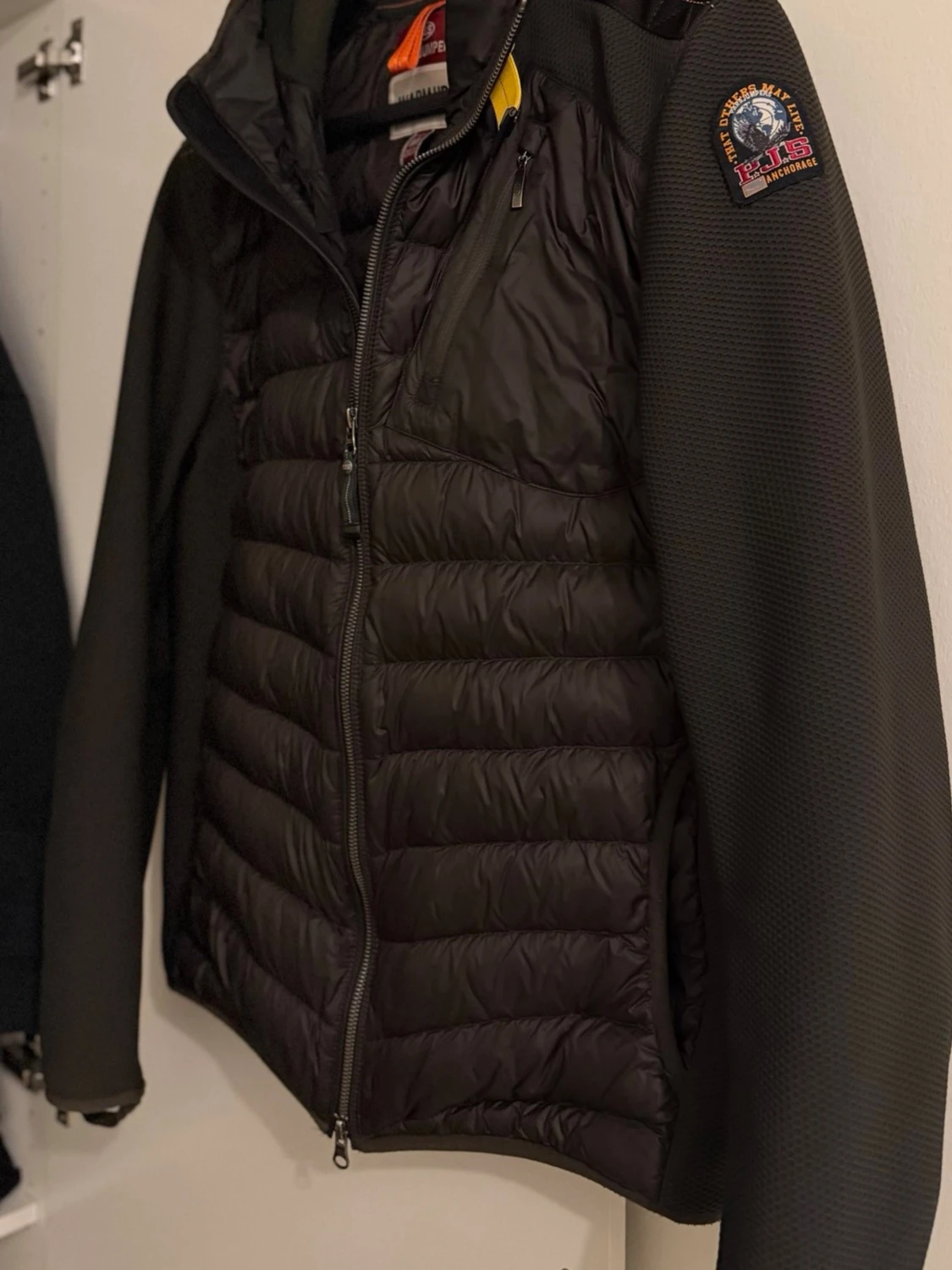 Svart pufferjacka från Parajumpers M - 1