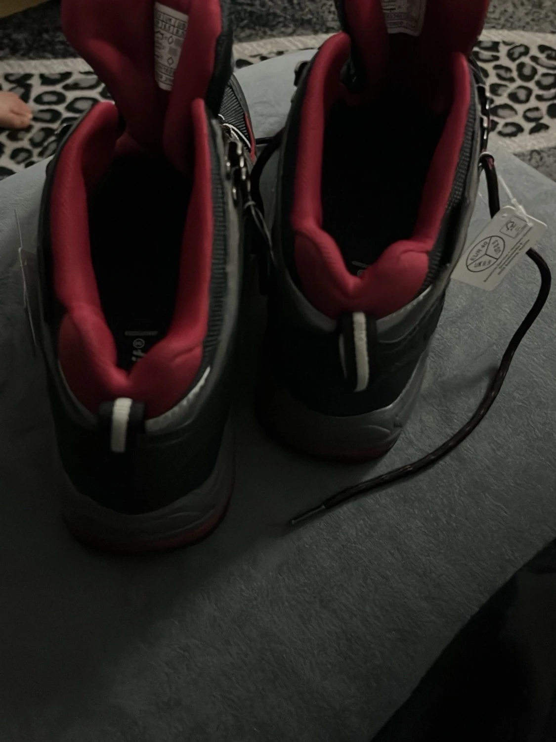 Svarta och röda boots med grov sula - 3