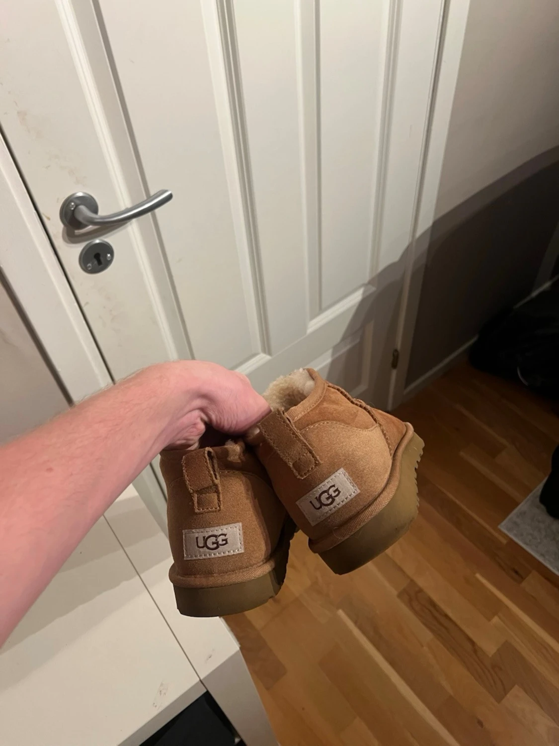 Bruna UGG boots med fårskinn - 1