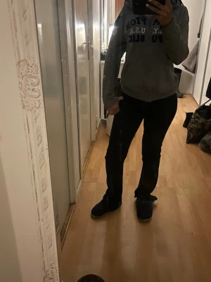 Säljer en Hampton republik tröja - Den är väldig snygg och skön att ha på sig