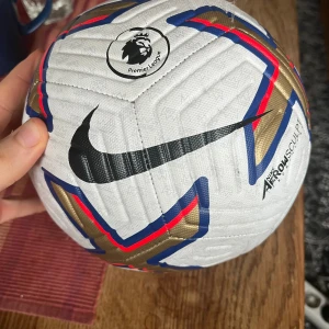 Fotboll från Nike  - Fotboll från nike i väldigt bra skick. Bollen är size 4.