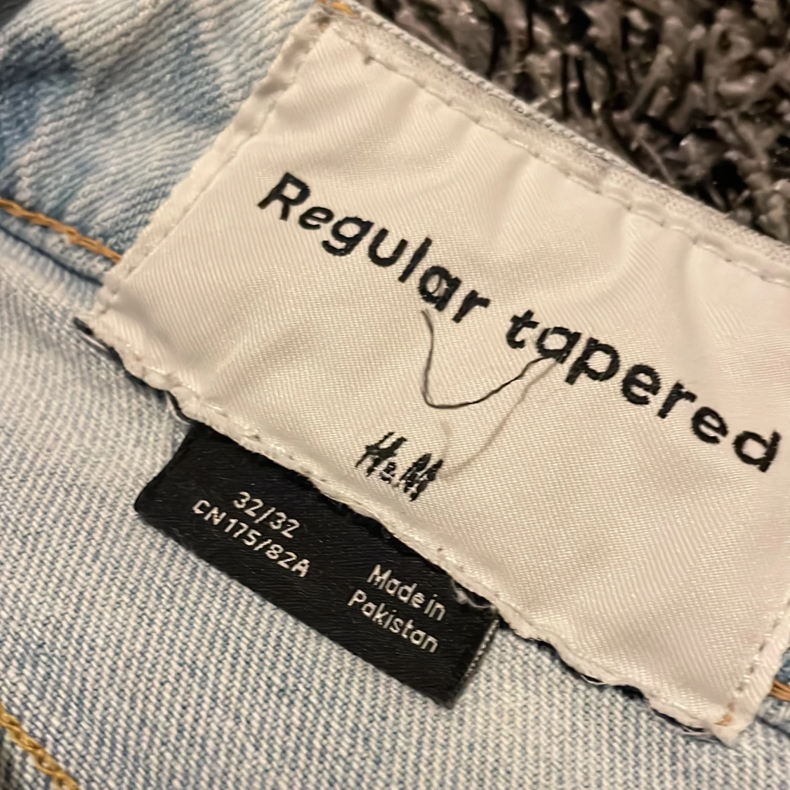 Ljusblå tapered jeans från H&M 32/32 - 2