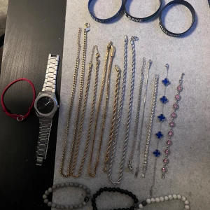 Smycken  - Skriv till mig vid frågor eller paket pris, endast 200kr styck 