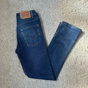Levi's jeans - Levi's 512 | Skick: 8,5/10 | Size - 12A | Hör av dig vid minsta fråga //CDL