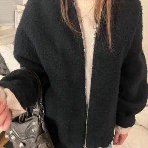 marinblå bomberjacka - super popular zara jacket! Only worn few times❤️The size is M-L