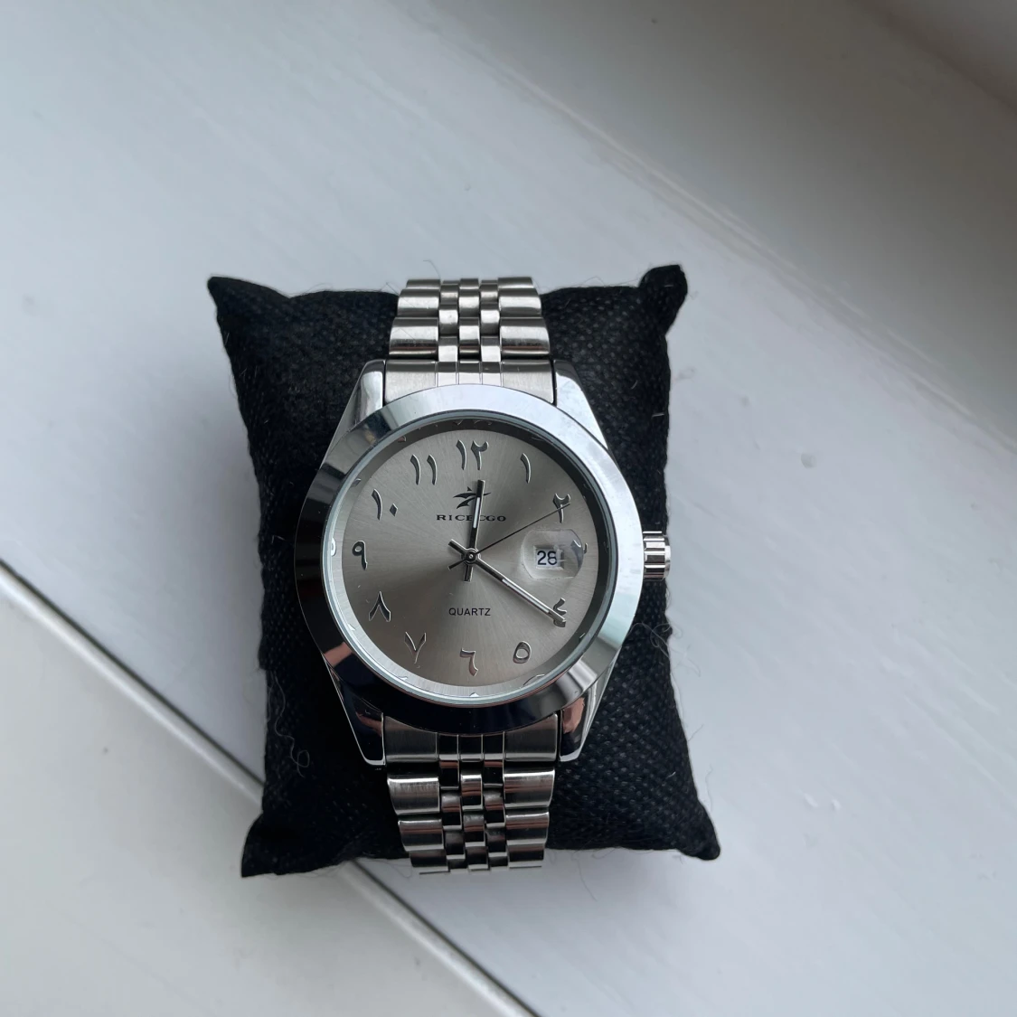 Silverfärgad klocka från Riccecgo - 3