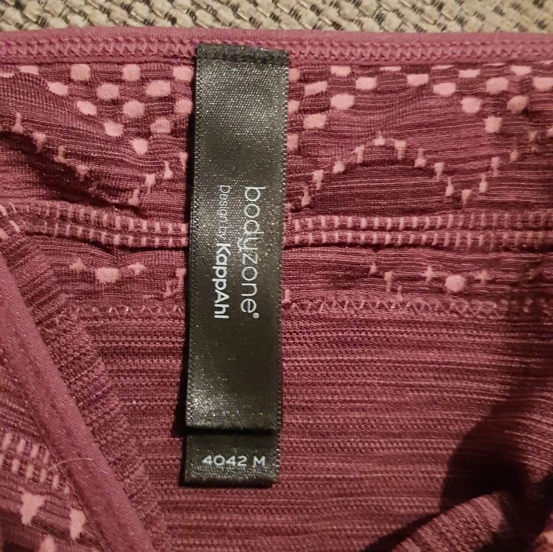 Vinröd linnetopp från Bodyzone KappAhl - 1