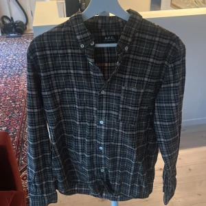 Rutig skjorta från A.P.C. - Snygg rutig skjorta från A.P.C.