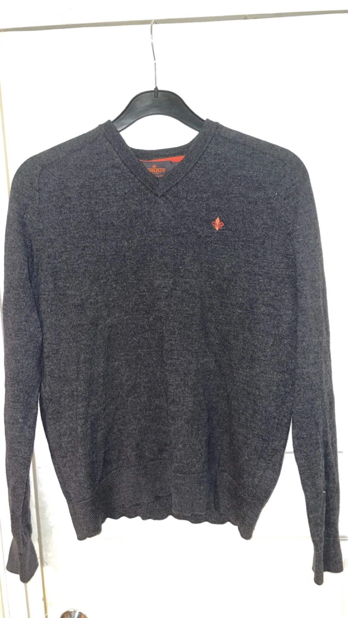 Mörkgrå v-ringad tröja från Morris