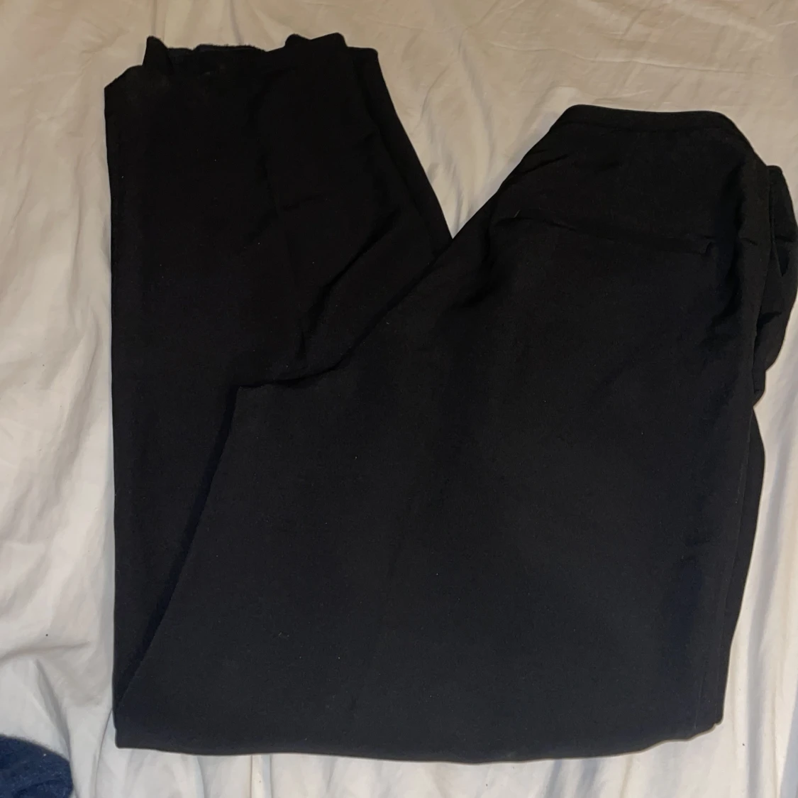 Svarta wide byxor från H&M, strl 36 - 4