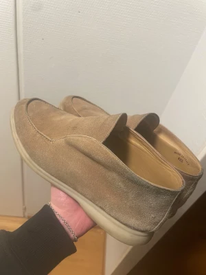 Loro piana open walks  - Beiga Loro piana open walks, pris kan diskuteras