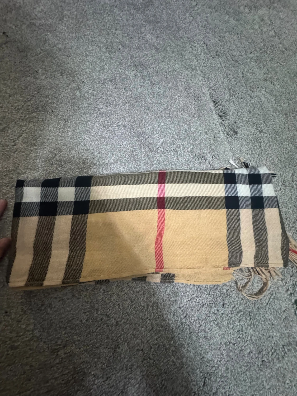 Beige rutig halsduk med fransar - 1