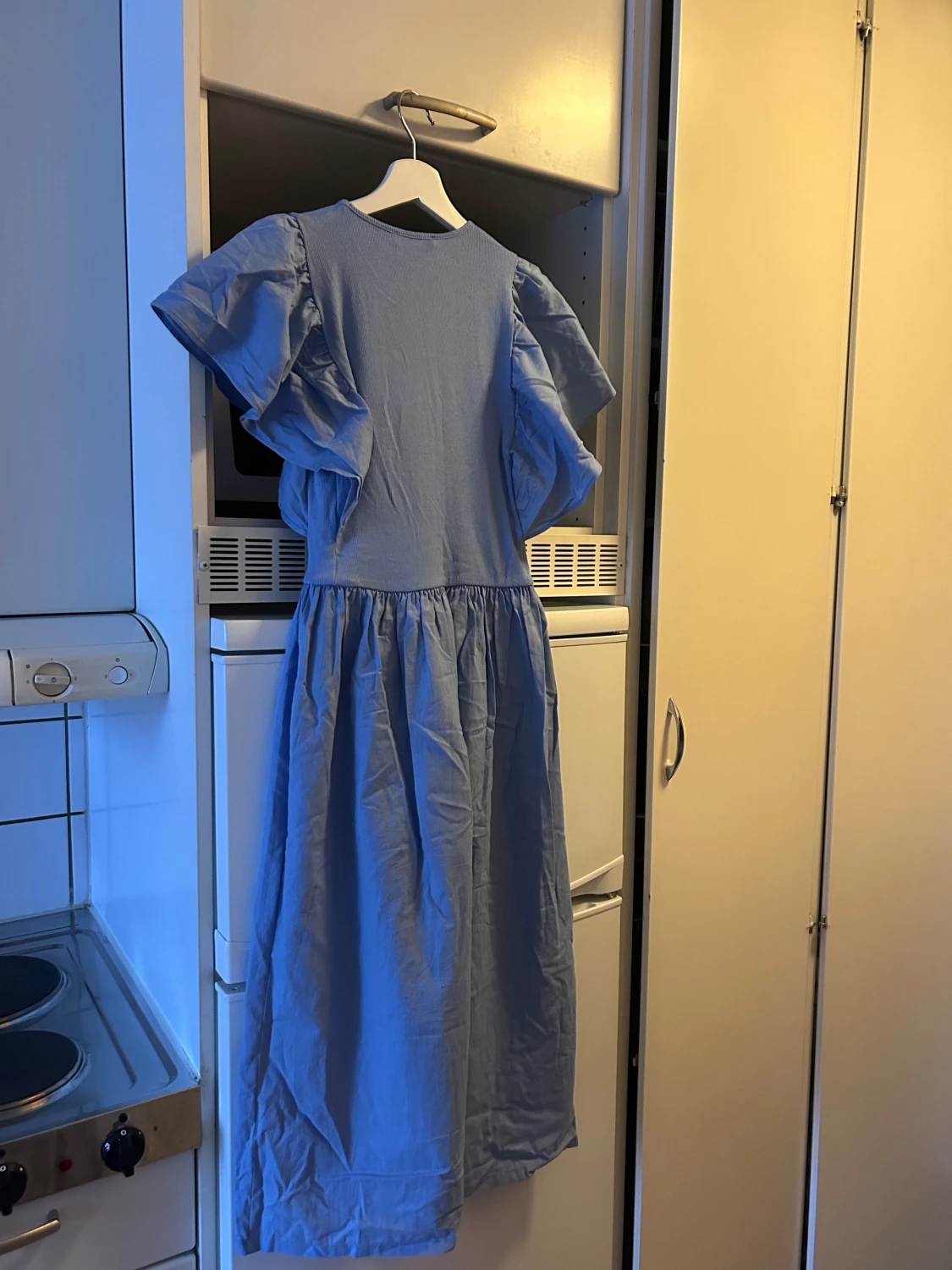 Blå volangklänning från Zara - 3