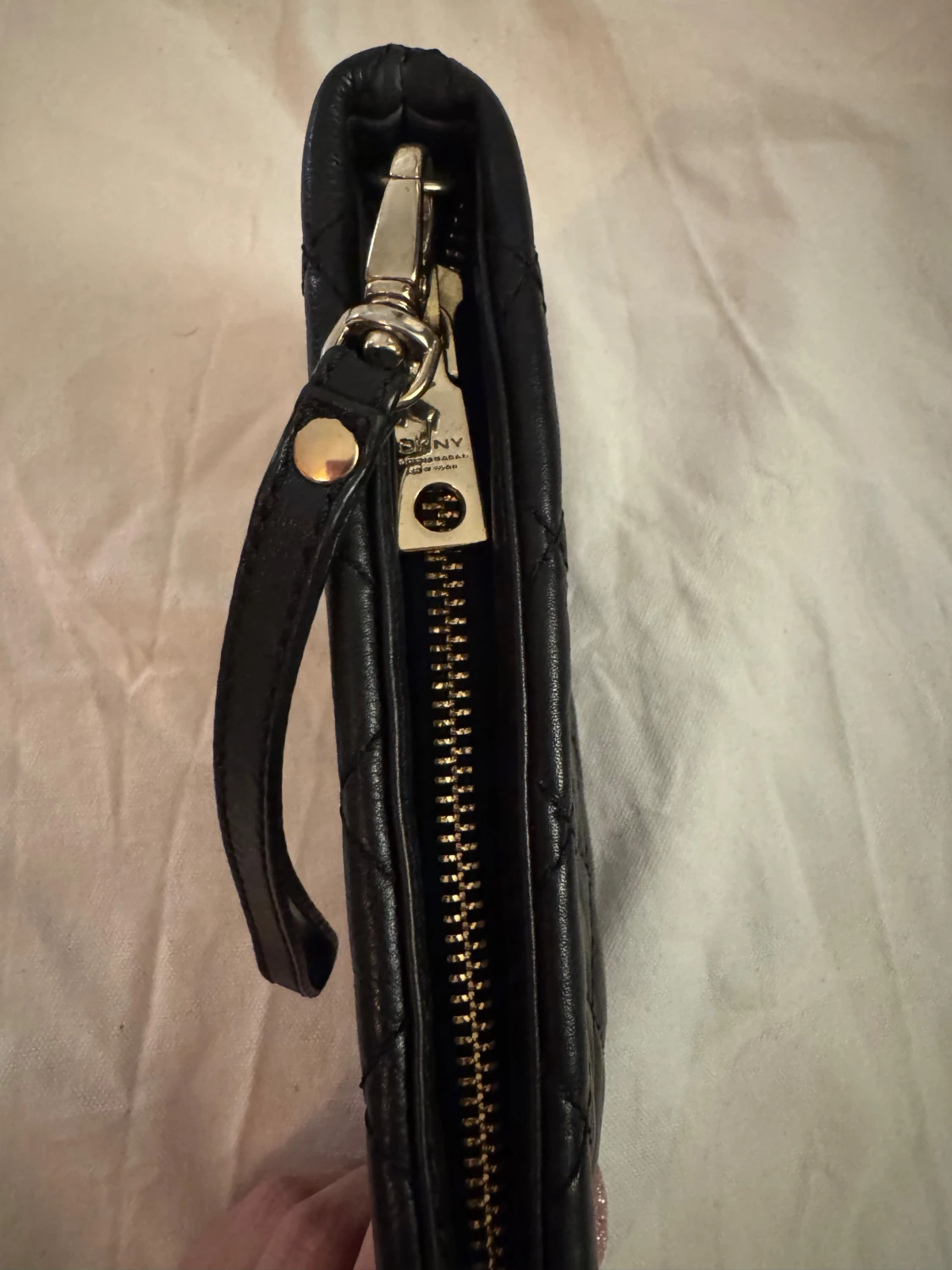 Svart quiltad kuvertväska från DKNY - 4