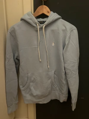 Ralph lauren hoodie - Inte använd så mycket så i fint skick och inte utstretchad.