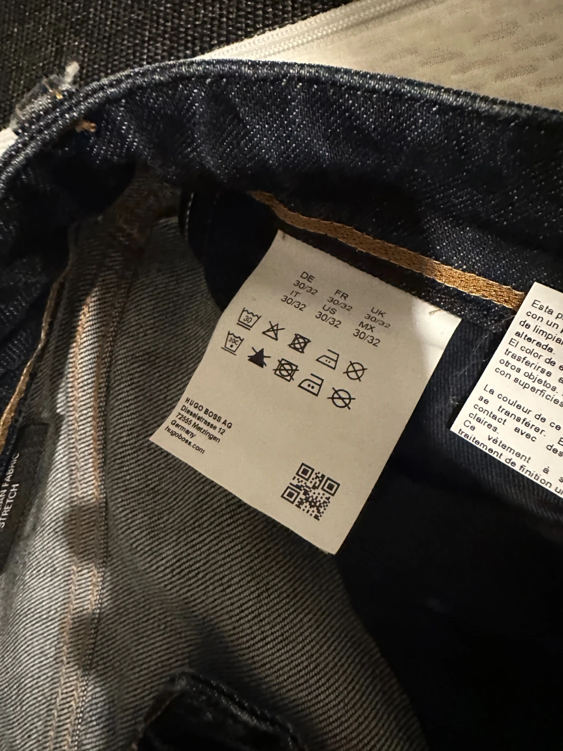 Mörkblå jeans från Hugo Boss - 2