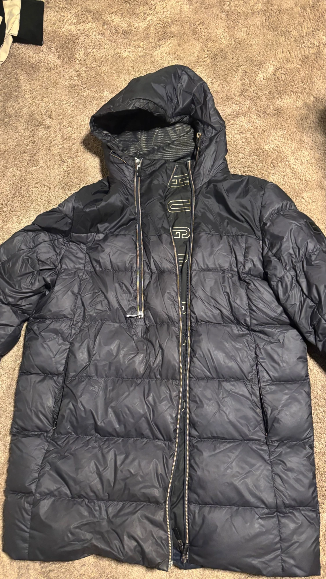 Svart dunjacka från Hugo Boss - 2