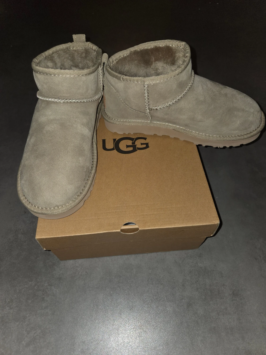 Beige UGG boots i mocka - 5