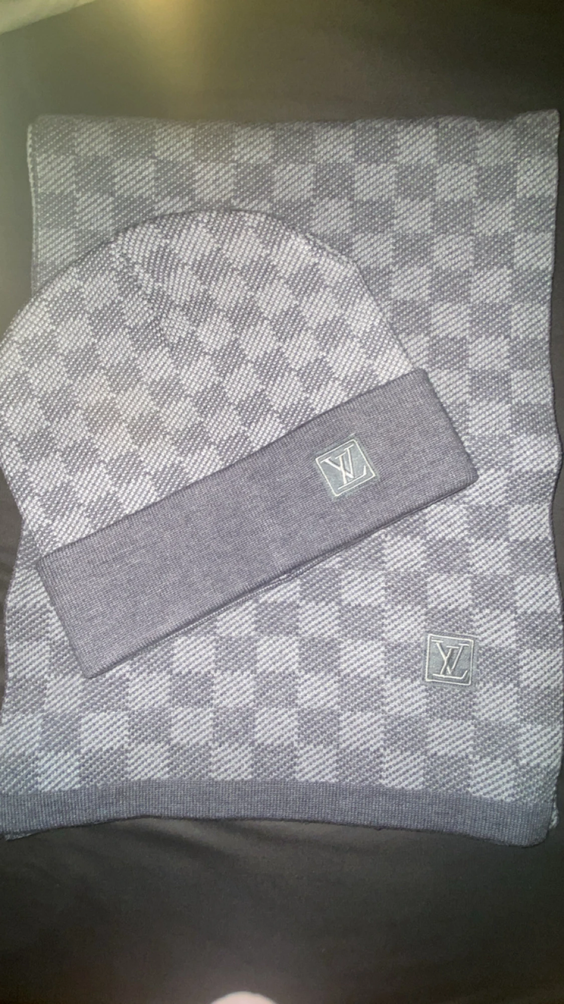L U I S V U I T T O U N halsduk set 