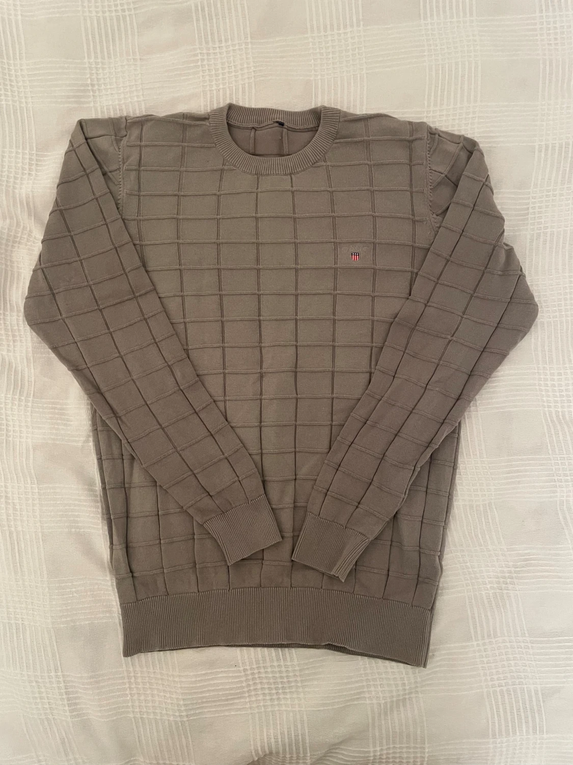 Beige rutig stickad tröja från Gant