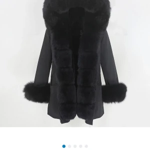 Parka jacka - BYTER min parka jacka mot en märkes  jacka (dam). Storleken på min fatima parka jacka är M/S. Storleken på jackan jag vill ha efter ska vara S. Om någon är intresserad kan jag säga den för 1000kr