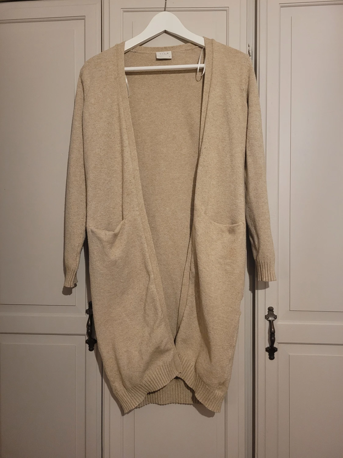 Beige lång kofta från Vila XS