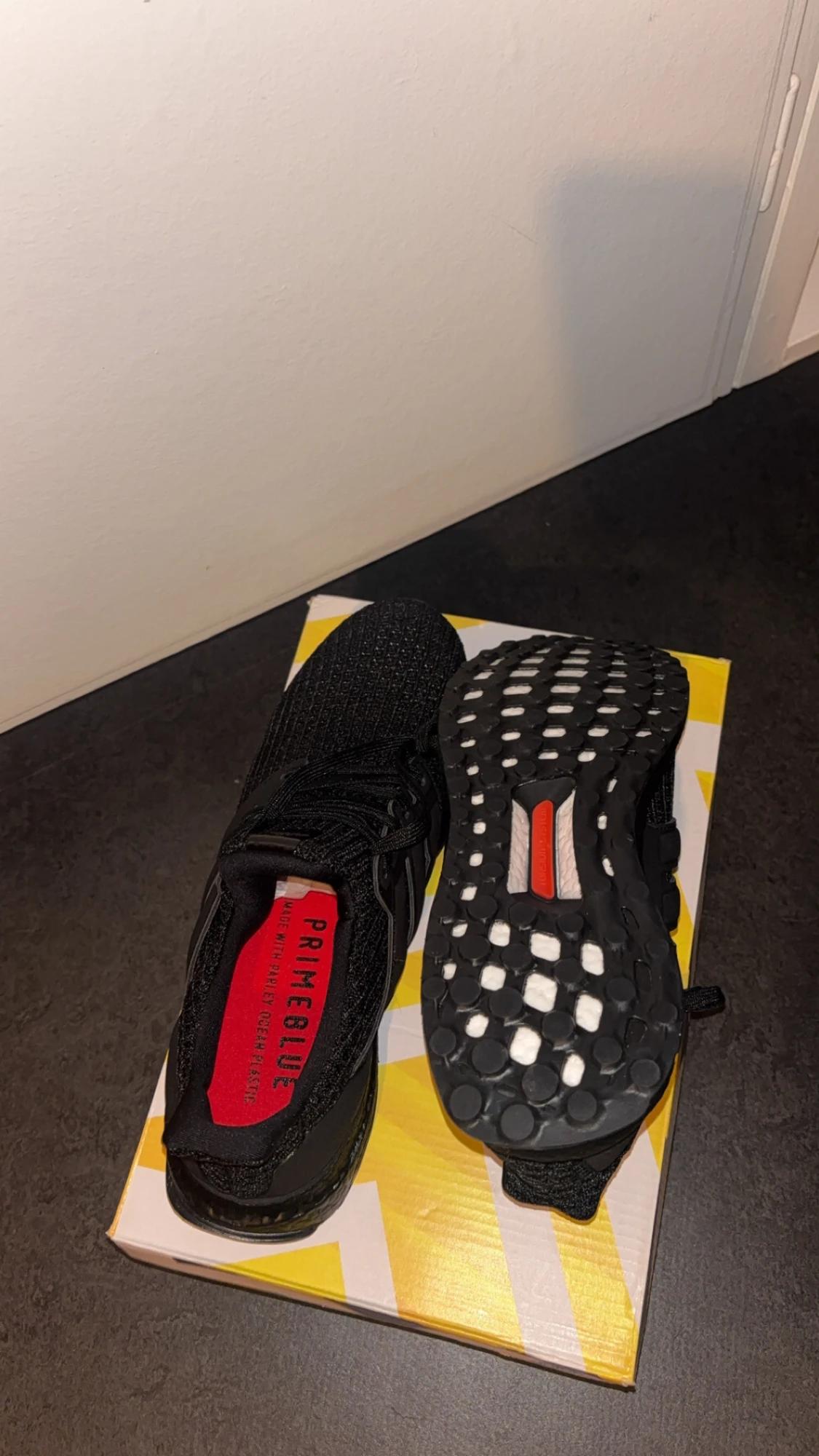 Svarta Adidas Ultraboost sneakers - 3