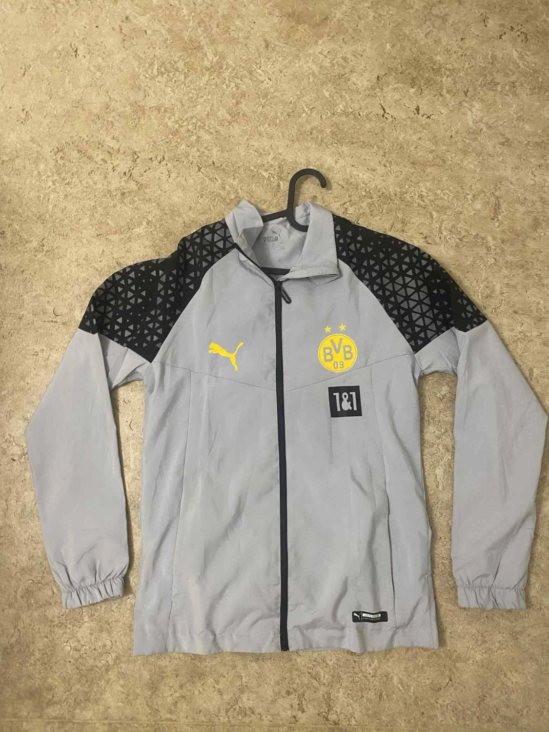 Grå vindjacka Puma BVB
