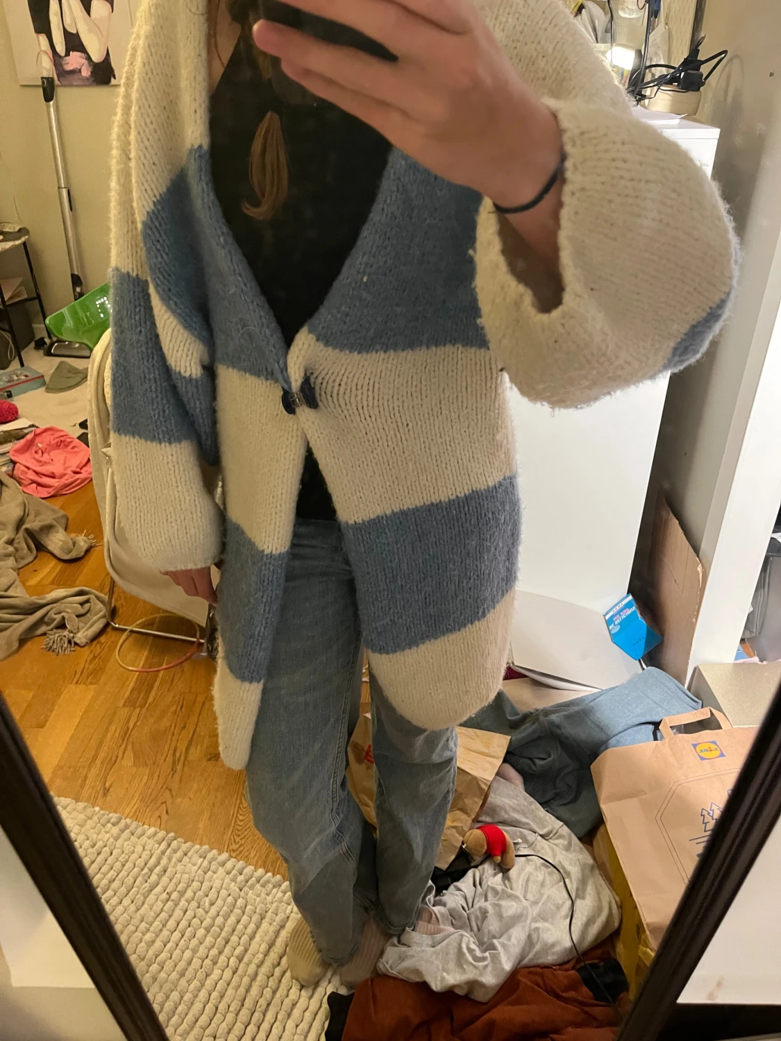 Randig stickad kofta från Lindex