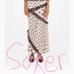 Prickig långkjol carmen says - Söker denna kjol från csrmen says i storlek S