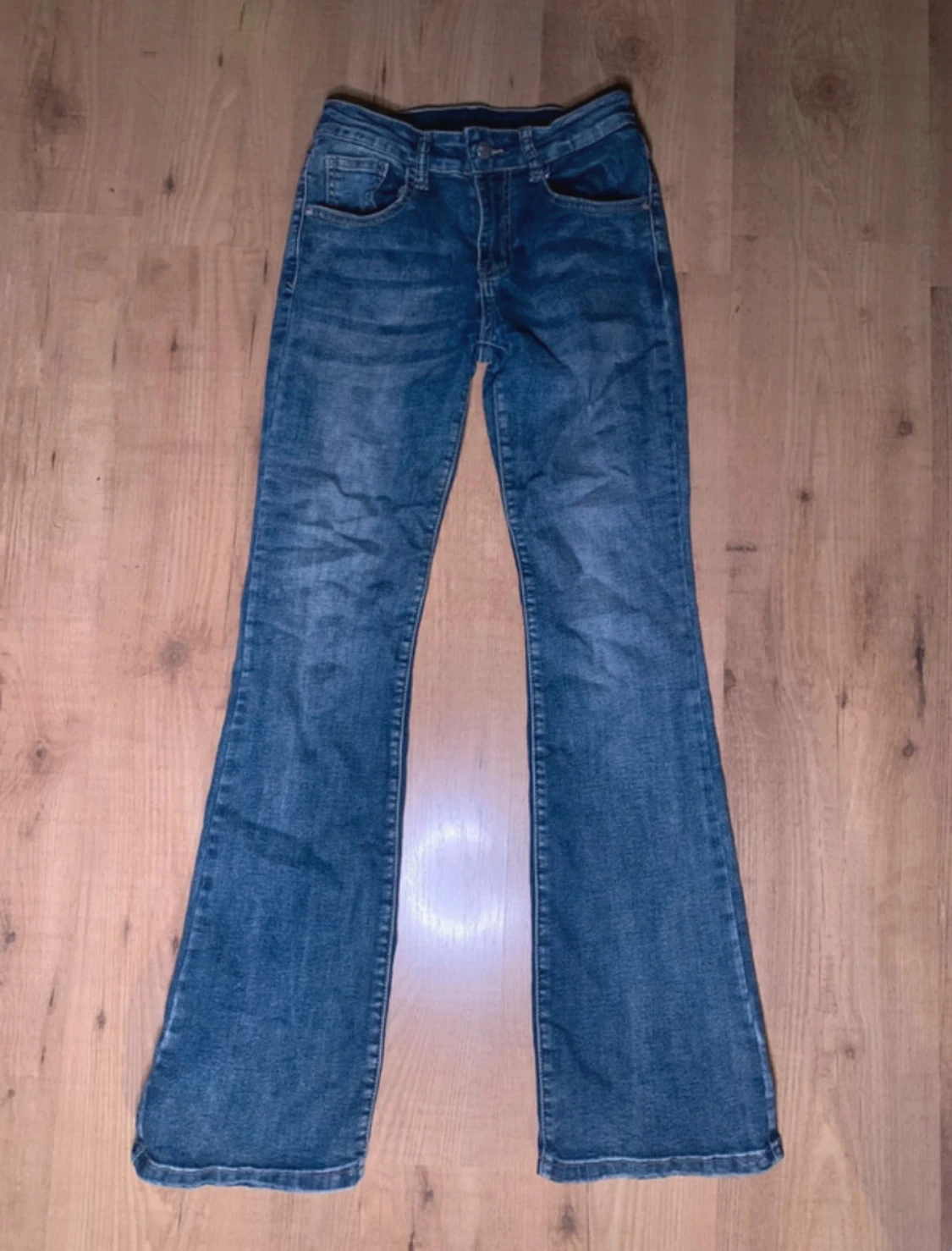 Blå bootcut jeans med hög midja - 2