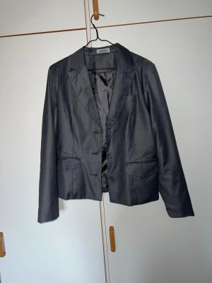 Fin skjorta  - I bra skick storlek 42 