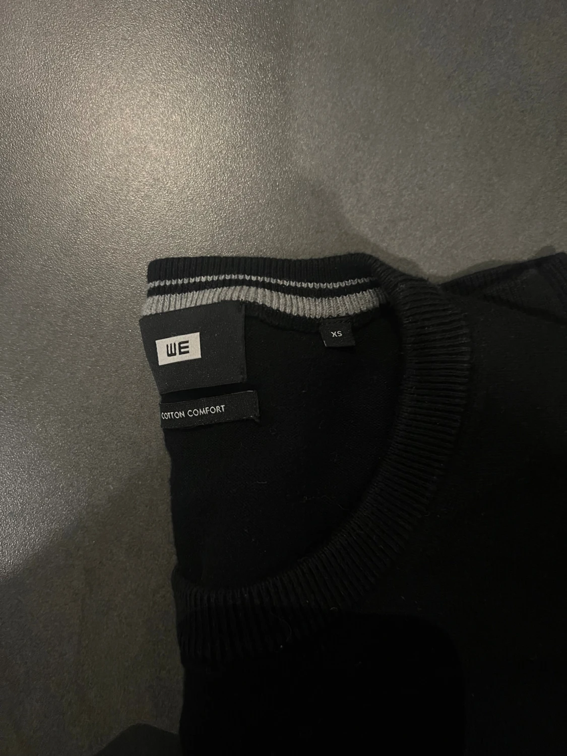 Svart stickad tröja - 1