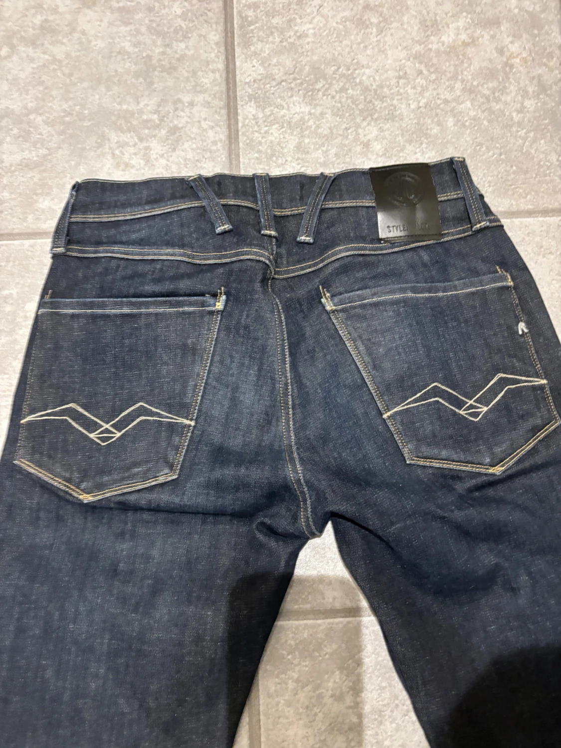 Mörkblå Replay jeans, storlek 27/30 - 2