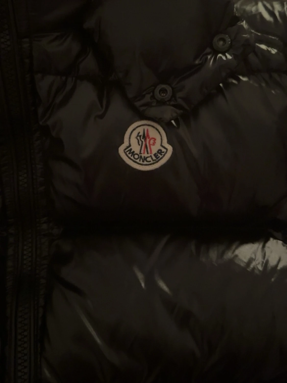 Svart dunväst från Moncler med huva - 1