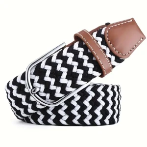 Flätat bälte - Svartvit - Ett stilrent flätat bälte i svartvitt som passar både vardag och fest. Den elastiska flätningen ger en bekväm passform och gör bältet enkelt att justera. Ett tidlöst och prisvärt val för endast 99kr 