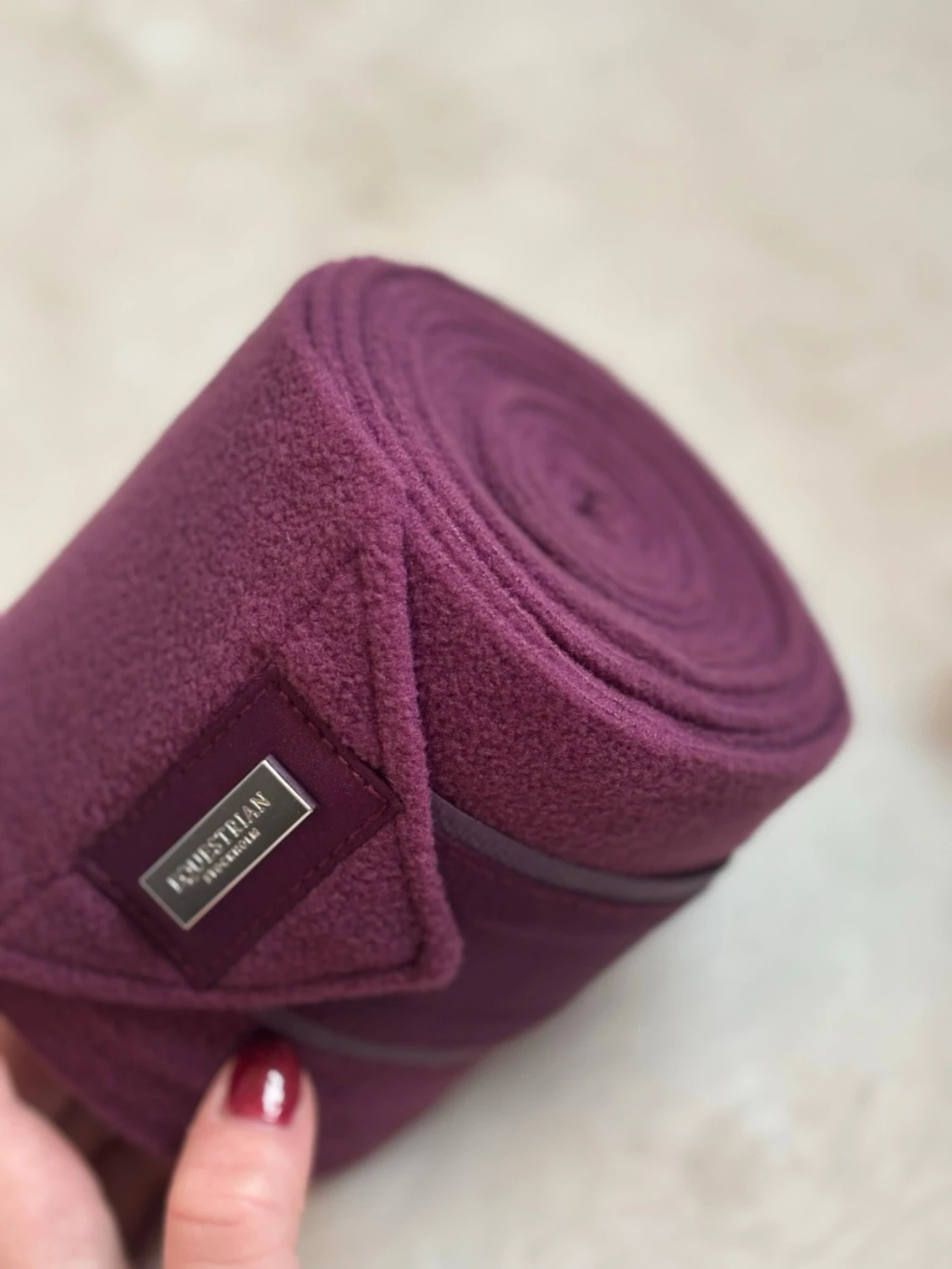 Vinröda lindor från Equestrian Stockholm - 3