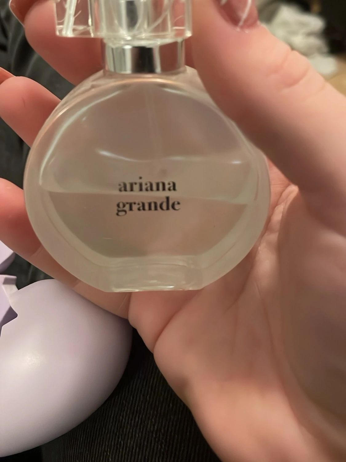 Ariana Grande parfym  - 1