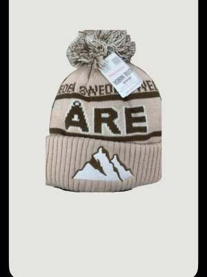 Åre mössa - Jag säljer helt oavvända åre mössor till ett otroligt bra pris. Jag har alla färger och hur många av dem så hör av er minsta fundering. Pris ej hugget i sten 🪨 