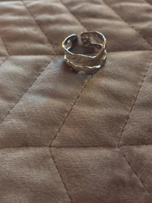 Silver ring  - Super fin silver ring från Olympia nästan aldrig använd 💓justerbar och super fin o passar till allt pris kan diskuteras 