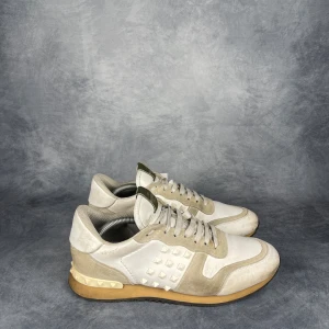 Valentino Rockrunner - Skick: 8/10. | Ingår: Endast skorna. | Nypris: +- 7000 SEK. 
