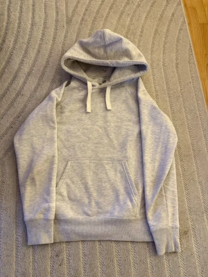Hoodie - Russemerch hoodie grå! Bra skick! 