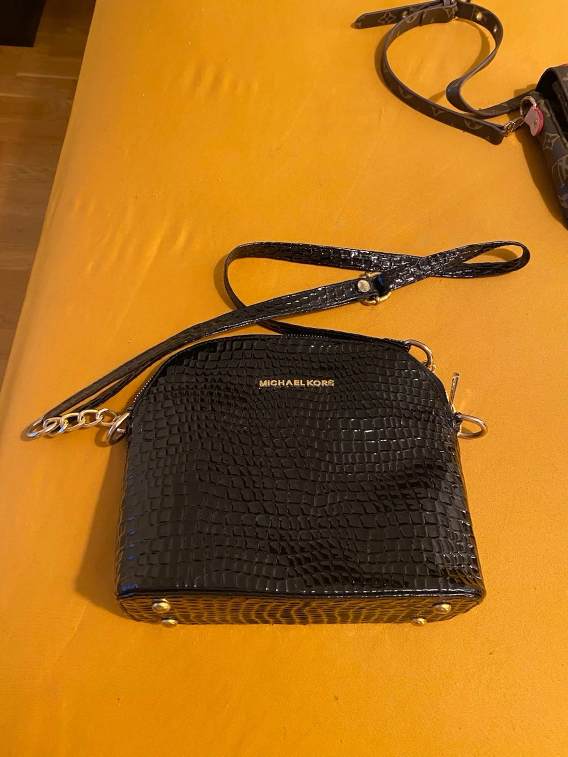 Svart axelväska från Michael Kors - 1